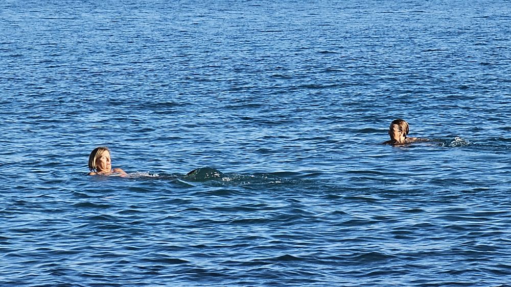 FOTOGALERIJA Splićani sunčano popodne iskoristili za kupanje i šetnju