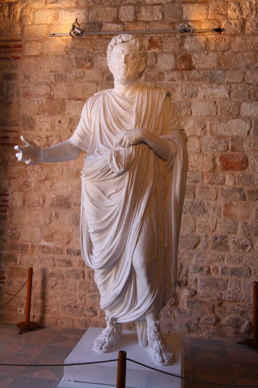 Split: U Etnografskom muzeju izložen kip cara Dioklecijana ...