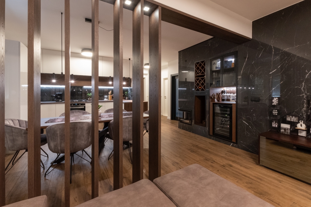 Havaskor guruh seks porno video Qaynonam oyogini yalab qoydi.