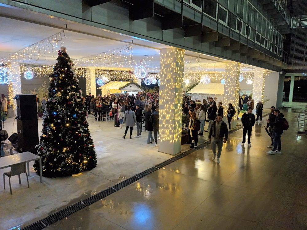 FOTO/VIDEO Svečanim Paljenjem Lampica Započeo Advent Na Kampusu ...