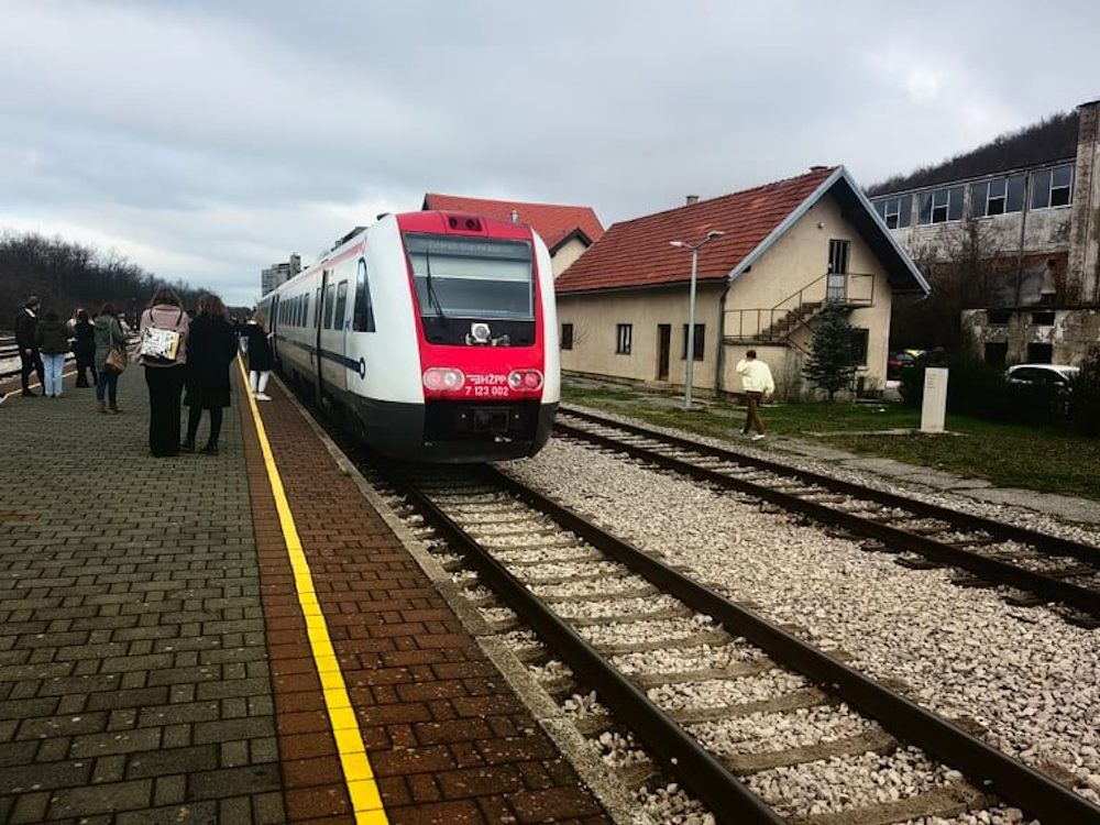 IZ PRVE RUKE: Vlakom Do Zagreba Je Udobno, Jeftino I Dugo Putovanje ...