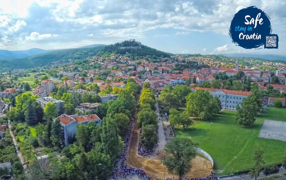 Projekt 'Hrvatska prirodno tvoja', sadnja stabala | foto: TZ grada Sinja