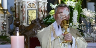 Pismo nadbiskupa Barišića svećenicima, redovnicima i redovnicama u svezi s opasnošću od zaraze koronavirusom