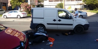 SUDARILI SE SKUTER I AUTO Muškarac u bolnici s ozljedama opasnim po život