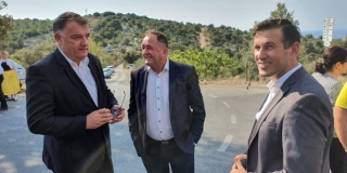 Smojina scena u malenoj Marini: Dožupan, načelnik i direktor sjeli na službeni ručak i upali u more!