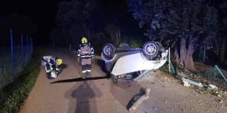 Talijanka se s 1,7 promila alkohola zabila u ogradu, rasvjetni stup pa u stablo, na kraju je završila na krovu