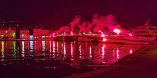 Torcida Trogir upalila 10 baklji u čast velikom Diegu