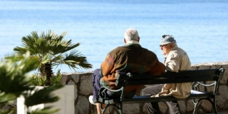 Stižu mirovine, božićnice i povišice: Evo što sve čeka umirovljenike do Nove godine