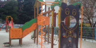 FOTOGALERIJA Obnovljeno igralište na Plokitama, ali stanari nisu zadovoljni