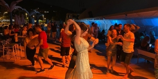 FOTO/VIDEO: SALSA NIGHTS Otvorena nova sezona plesnih partija uz more