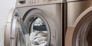 STRUČNJACI SAVJETUJU: Ovako možete uštedjeti struju i vodu pri pranju rublja