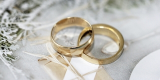 Simbol ljubavi: Zašto čak i matičari zahtijevaju da mladenci razmjenjuju vjenčano prstenje?