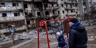 SPASIOCI NE MOGU PRIĆI ZBOG BOMBARDIRANJA Pod ruševinama u naselju Borodjanka mogle bi biti stotine ljudi