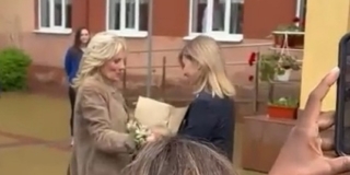 VIDEO Prva dama SAD-a nenajavljeno stigla u Ukrajinu, susrela se s Olenom Zelenskij