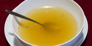 RECEPT Najzdravija pileća juha za tijelo i dušu