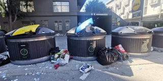 Novi spremnici u Spinutu pušteni u upotrebu, smeća i dalje ima na ulici