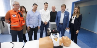 Grad Makarska i općine donirale Hitnoj pomoći uređaj za masažu srca