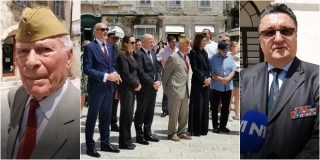 U Splitu velika proslava obljetnice Dana D, stigla dva bivša predsjednika, veleposlanici i Fumić s titovkom i petokrakom