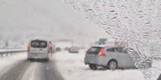 HAK JAVLJA Snijeg i olujni vjetar paralizirali promet u dijelovima Hrvatske