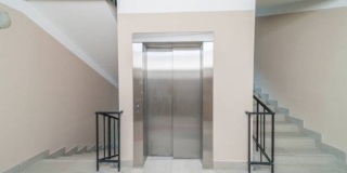 Ugradnja lifta u stambenim zgradama: Što stanari moraju znati prije početka radova?