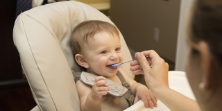 Što beba smije jesti za blagdanskim stolom?