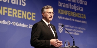 Plenković o kritikama: 'To je taj narativ, lupeži, otimači, kradljivci, mafija... Nije to baš neka velika retorika'