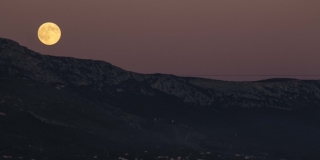 FOTO Pun Mjesec uvijek je fascinantan