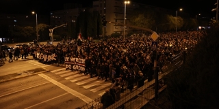 FOTO/VIDEO Tisuće ljudi u Torcidinom mimohodu, pogledajte kako je Split odao počast žrtvi Vukovara i Škabrnje