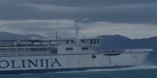 VIDEO Tin Ujević se bori s valovima