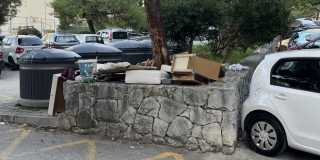 Problem odlaganja otpada u ulici Kroz Smrdečac: Građani traže nadzor i kazne