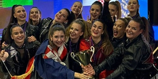 CAF SPLITERS Bave se akrobatskim rock 'n' rollom i rasturaju!