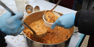 SPLITU S LJUBAVLJU: Sutra tradicionalna podjela bakalara i fritula uz prigodni program na Pazaru