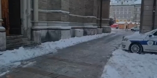 VIDEO Podmetnut požar na katoličkoj crkvi u Novom Sadu