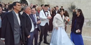 VIDEO Gradonačelnik ženi sina, pogledajte feštu u centru Sinja