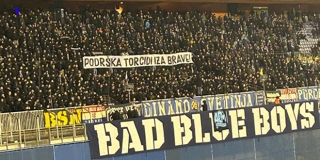 Bad Blue Boysi podigli poruku podrške Torcidi!