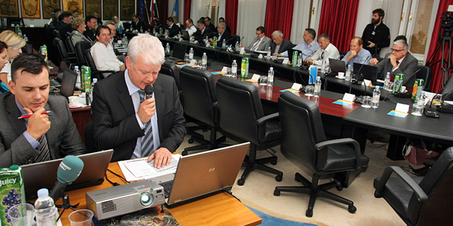 Zaključci Gradskog vijeća: Podrška Našem Hajduku, novi sastanak u roku pola godine, anketa među građanima