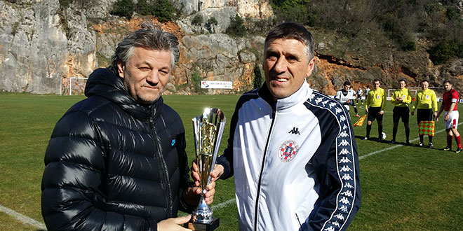 Goran Šušnjara primio pehar za najboljeg trenera Dalmacije u 2014. godini