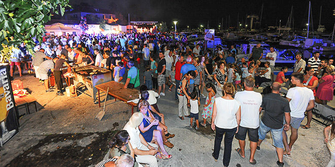 Podstransko kulturno ljeto: Ribarska večer uz grupu Dalmatino