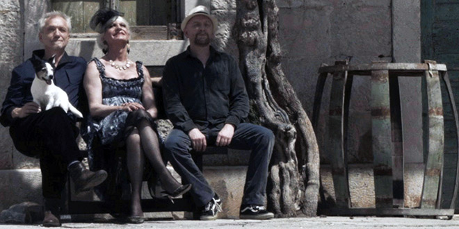 Rundek Cargo Trio u amfiteatru Doma mladih