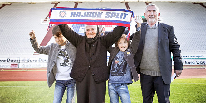 Baka Mara u 88. godini postala član i pretplatnik Hajduka: Neka mene na Istoku, ionako su svi moji tamo