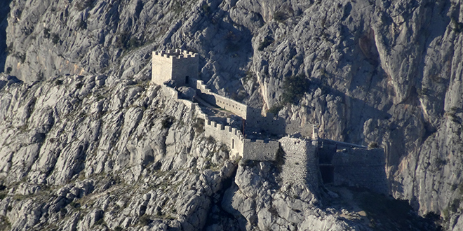 Saznajte povijest fascinantnih omiških tvrđava