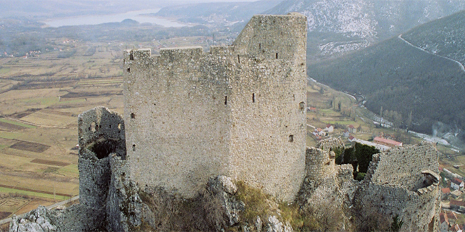 Tvrđava Prozor iznad Vrlike: Turci su je osvojili oko 1520. godine i tamo smjestili sjedište nahije
