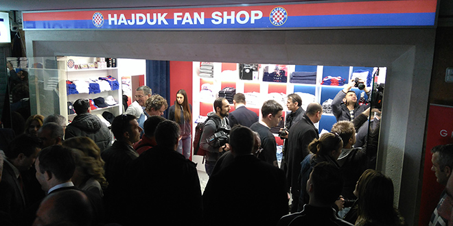 HNK Hajduk Split - [FAN SHOP] Posjetite Hajdukov Fan Shop u Trajektnoj luci  u Splitu.