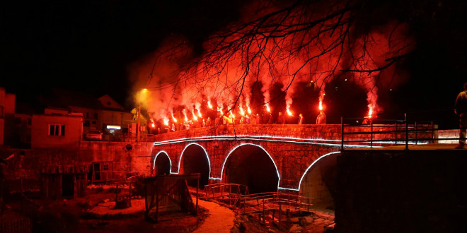 Navijači Hajduka prekršajno prijavljeni zbog bakljade povodom osnivanja DPH Proložac!