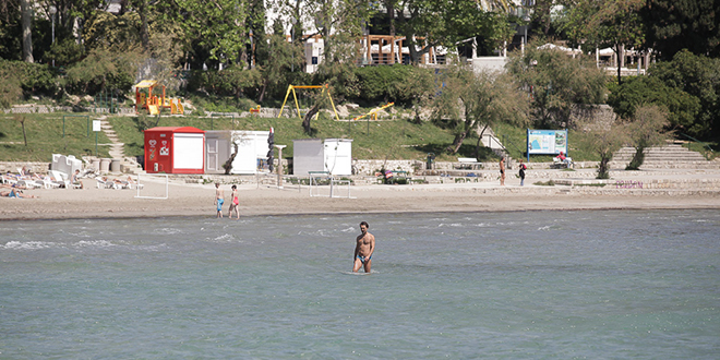 Istarski.hr: 'Dalmaciju staviti u posebnu karantenu pa neka partijaju'