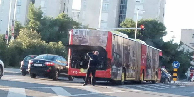 Split: Zapalio se autobus tijekom vožnje