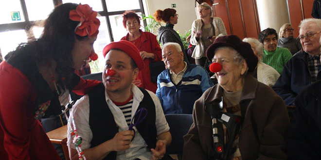 Crveni nosovi donijeli radost i osmijeh na lica starih i nemoćnih u Domu u Splitu