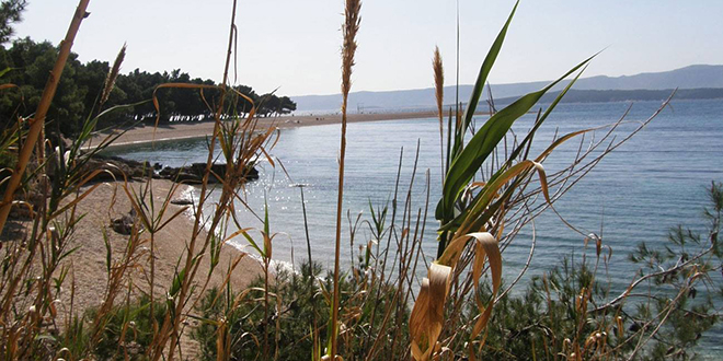 Boljani dolaze na Zlatni rat s ručnicima i natpisima 'Zauzet do daljnjeg'