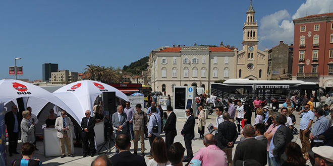 Na Rivi predstavljen Ursus Bus: 'Nadamo se da ćemo električne autobuse proizvoditi u Splitu'