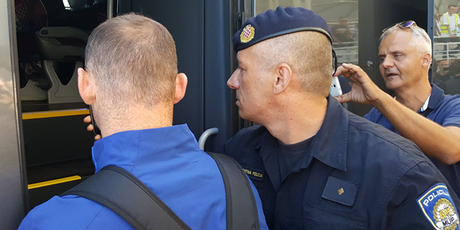 Everton stigao u Split, policajac napravio selfie s Rooneyjem